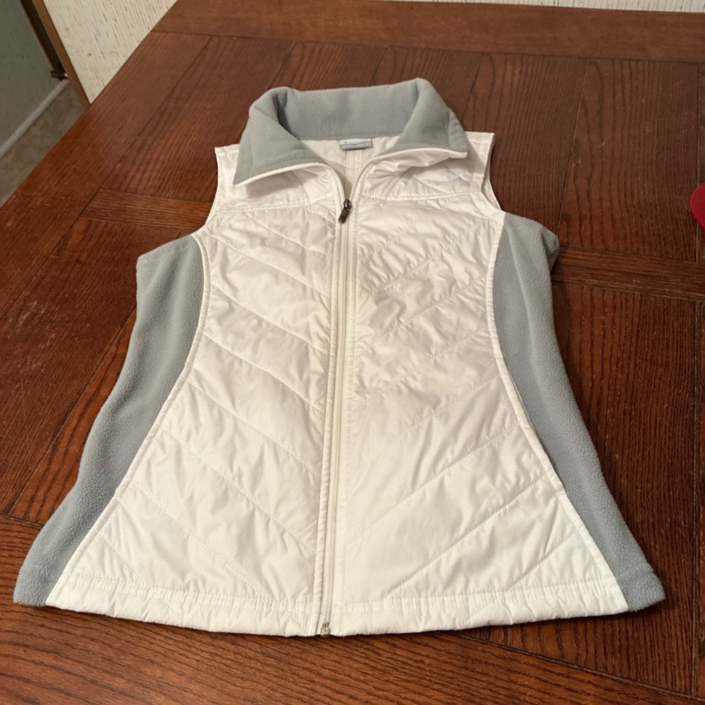 Columbia Women's White and Gray Vest